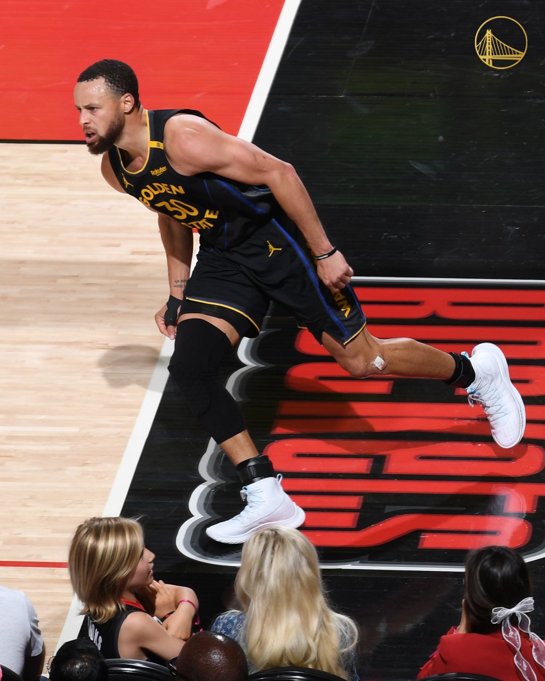 纳达尔技术犯规送分，库里主帅怒摔战术板！(nba球员纳达尔)