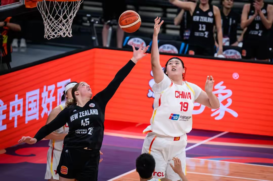 包含今晨体能课后，亚特兰大强势反弹备战CBA常规赛，媒体盛赞，年轻球员得到机会的词条