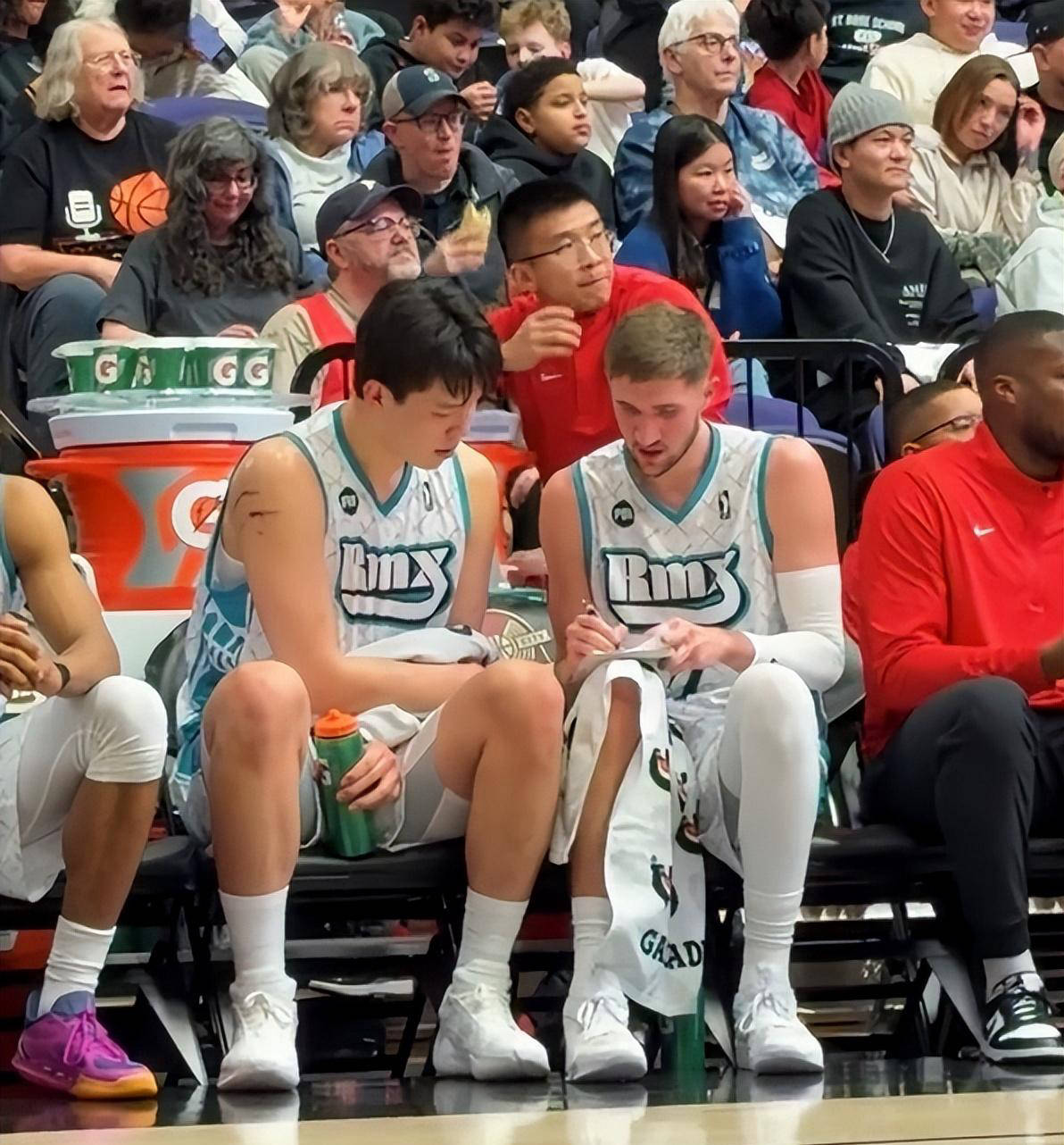 开云移动-包含赛后突围战来临；浙江稠州围绕NBA总决赛外线爆发；质疑声仍在；团队化学反应显著的词条